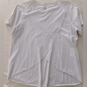 Women’s White Lululemon Short Sleeve Shirt Sz 6